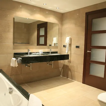 호텔 Bakour Costa Brava 4*